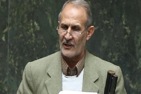 فردا در مجلس با قید دو فوریت به مسئله بنزین رسیدگی می شود/ تصمیم مجلس این بود که تا پایان سال افزایش نرخ بنزین نداشته باشیم
