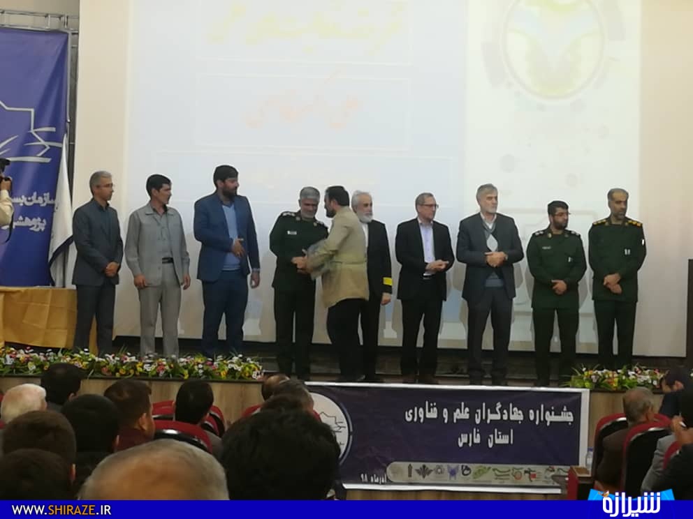 بسیج، عصای موسی در انقلاب اسلامی است/ هر عنصر بسیجی برای خود، یک کانون اثرگذار در جامعه است/ ارتباط میان دانشگاه، صنعت و بازار، اقتصاد رونق می‌گیرد