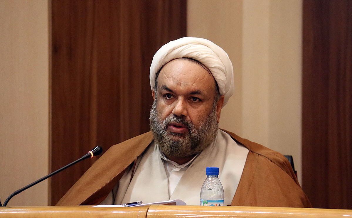 مساجد یک ساعت برای اقامه نماز فرادای مومنین باز می باشد مساجد یک ساعت برای اقامه نماز فرادای مومنین باز می باشد