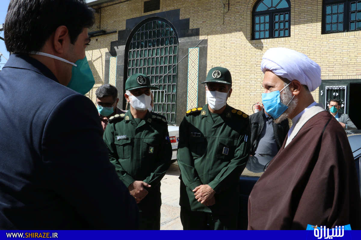 بازدید مسئولان استانی از کارگاه های ساخت ماسک و مواد ضد عفونی شیراز بازدید مسئولان استانی از کارگاه های ساخت ماسک و مواد ضد عفونی شیراز