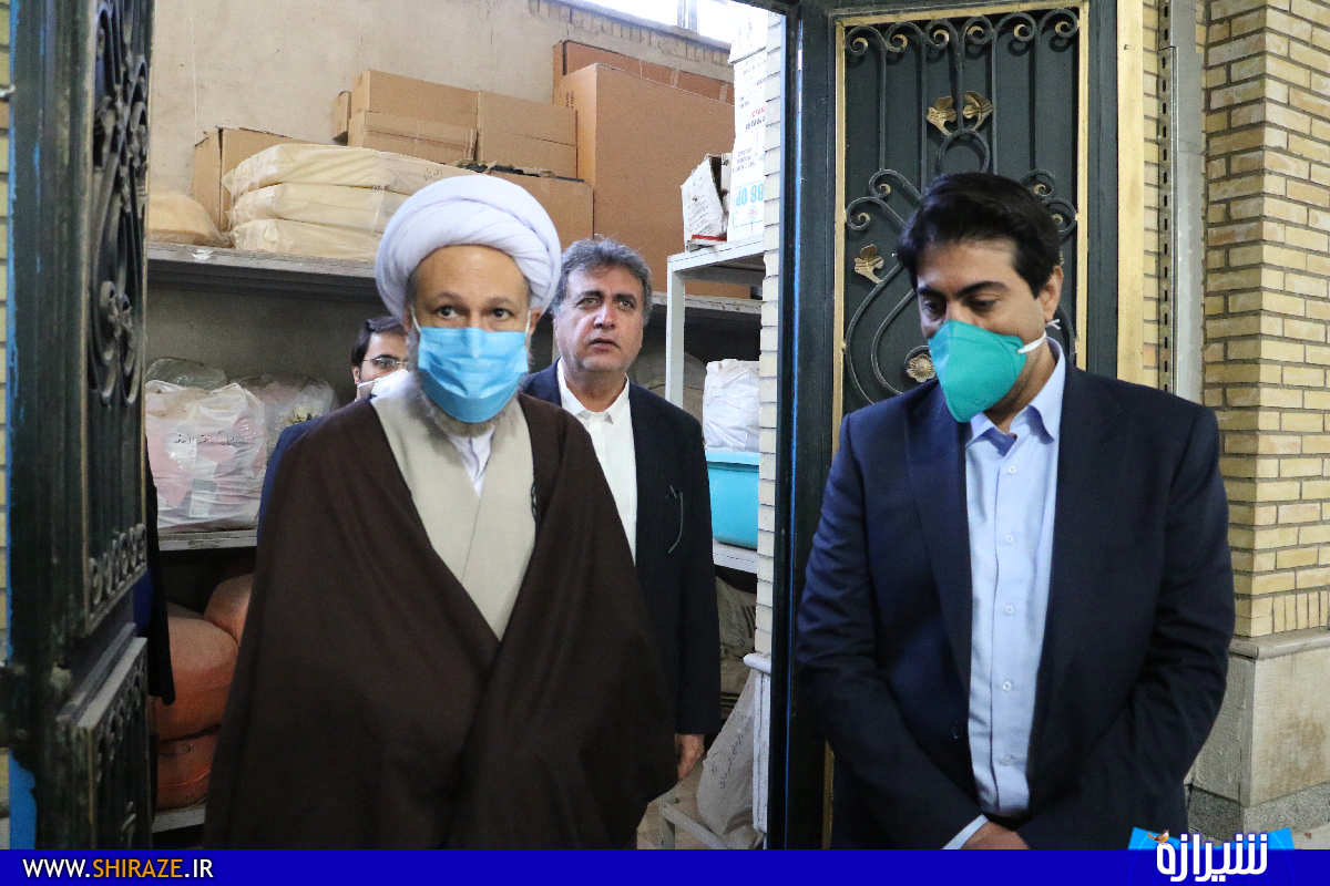 بازدید مسئولان استانی از کارگاه های ساخت ماسک و مواد ضد عفونی شیراز بازدید مسئولان استانی از کارگاه های ساخت ماسک و مواد ضد عفونی شیراز