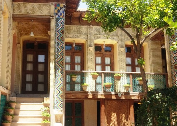 کرونا، بلای ناخوانده‌ای که رعشه بر تن گردشگری فارس انداخته است/ راهکار خروج اقامتگاه‌های بوم‌گردی از رکود و ورشکستگی چیست؟