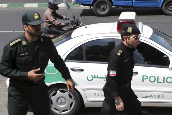 فداکاری مامور پلیس مانع وقوع حادثه ناگوار شد