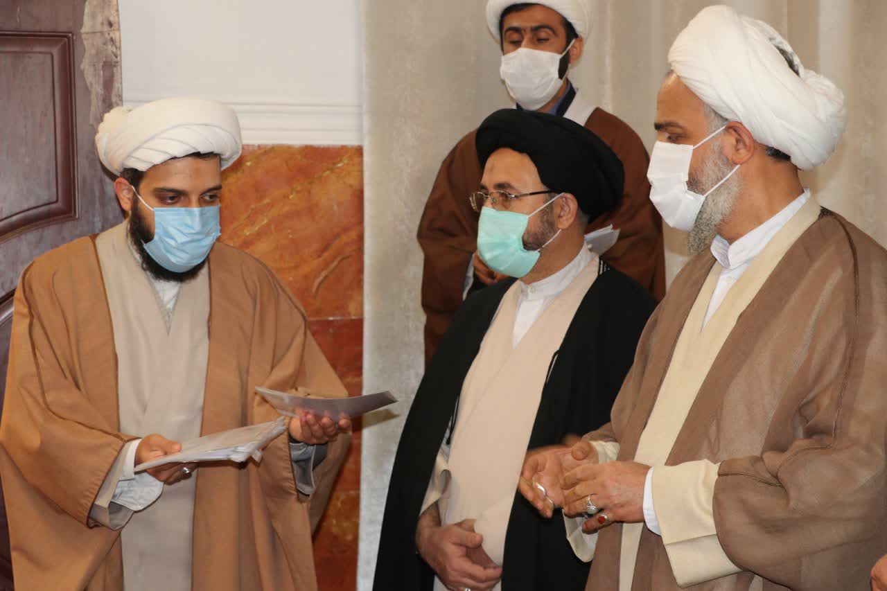 پژوهشگران برتر حوزه علمیه منصوریه تجلیل شدند پژوهشگران برتر حوزه علمیه منصوریه تجلیل شدند