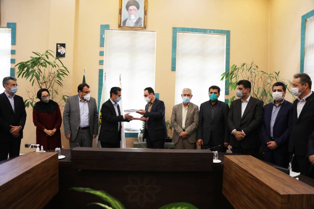 انعقاد قرارداد دو هزار میلیارد تومانی شهرداری شیراز برای اجرای پروژه تراموا انعقاد قرارداد دو هزار میلیارد تومانی شهرداری شیراز برای اجرای پروژه تراموا