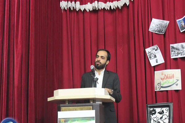 صراط مستقیم انقلاب راه و سیره و روش و صحیح و وصیت نامه امام است