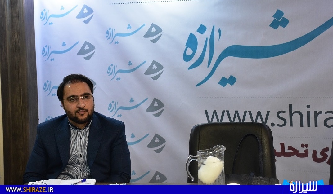 بهترین راه شناخت سیره و شخصیت امام خمینی، مطالعه صحیفه و منش ایشان است/ مقام معظم رهبری، استاد بی بدیل تبدیل تهدید به فرصت است/ تنها مفسر سیره خمینی کبیر، حضرت آیت الله خامنه ای است