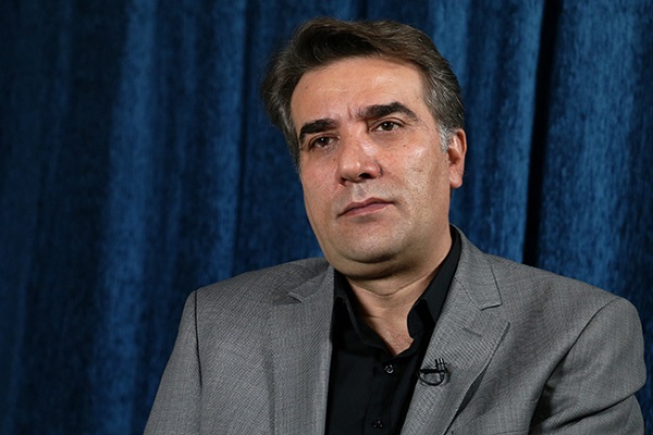 هنرمندان، قشری با خدمات گسترده، درآمد پایین، سروصدای زیاد و کمترین حمایت