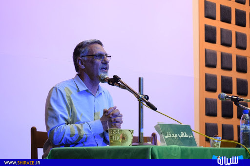 تکیه بر فروش نفت در پشت پرده منافع آن برای برخی دولتمردان/ غفلت از ایجاد صنایع تبدیلی/ کمبود کود در پستوی هزینه های گزاف سموم و دفع آفات/ زمین  بیمار و آلوده به مواد شیمیایی؛سیب ایرانی به خاطر طبیعی و ارگانیک بودنش در جهان حرف اول را می‌زد