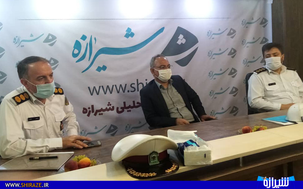 عباسی: در هیچ کجای قانون، متولی کار فرهنگ ترافیک مشخص نشده است/اکبری:در سال،حدود ۲۷۰ فوتی بر اثر تصادف در شهر شیراز به ثبت میرسد/دهقانی:استان فارس در فرهنگ صحیح رانندگی دچار مشکل است/بلاغی:پرهیز از سادهانگاری تصادفات، یکی دیگر از راهکارهای کاهش تصادفات است عباسی: در هیچ کجای قانون، متولی کار فرهنگ ترافیک مشخص نشده است/اکبری:در سال،حدود ۲۷۰ فوتی بر اثر تصادف در شهر شیراز به ثبت میرسد/دهقانی:استان فارس در فرهنگ صحیح رانندگی دچار مشکل است/بلاغی:پرهیز از سادهانگاری تصادفات، یکی دیگر از راهکارهای کاهش تصادفات است