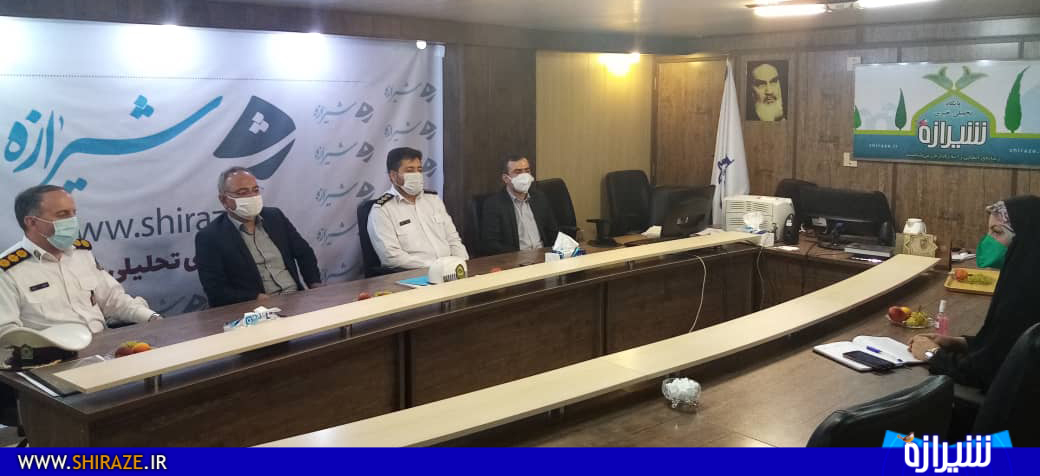 عباسی: در هیچ کجای قانون، متولی کار فرهنگ ترافیک مشخص نشده است/اکبری:در سال،حدود ۲۷۰ فوتی بر اثر تصادف در شهر شیراز به ثبت میرسد/دهقانی:استان فارس در فرهنگ صحیح رانندگی دچار مشکل است/بلاغی:پرهیز از سادهانگاری تصادفات، یکی دیگر از راهکارهای کاهش تصادفات است عباسی: در هیچ کجای قانون، متولی کار فرهنگ ترافیک مشخص نشده است/اکبری:در سال،حدود ۲۷۰ فوتی بر اثر تصادف در شهر شیراز به ثبت میرسد/دهقانی:استان فارس در فرهنگ صحیح رانندگی دچار مشکل است/بلاغی:پرهیز از سادهانگاری تصادفات، یکی دیگر از راهکارهای کاهش تصادفات است