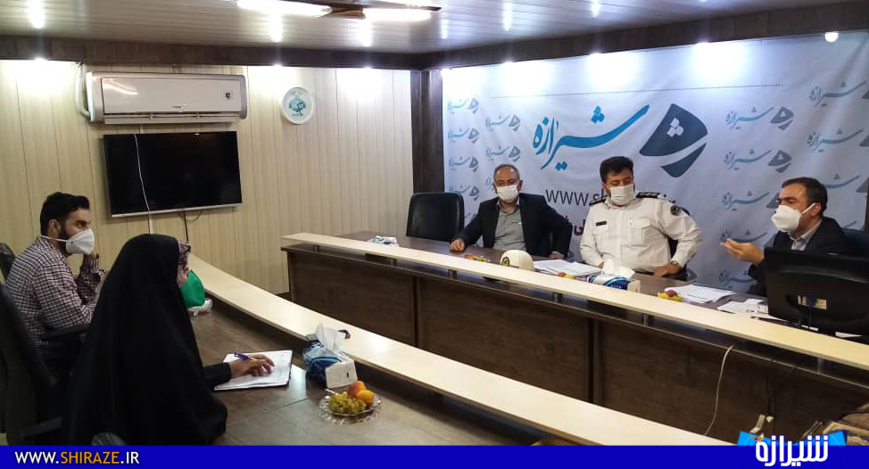 عباسی: در هیچ کجای قانون، متولی کار فرهنگ ترافیک مشخص نشده است/اکبری:در سال،حدود ۲۷۰ فوتی بر اثر تصادف در شهر شیراز به ثبت میرسد/دهقانی:استان فارس در فرهنگ صحیح رانندگی دچار مشکل است/بلاغی:پرهیز از سادهانگاری تصادفات، یکی دیگر از راهکارهای کاهش تصادفات است عباسی: در هیچ کجای قانون، متولی کار فرهنگ ترافیک مشخص نشده است/اکبری:در سال،حدود ۲۷۰ فوتی بر اثر تصادف در شهر شیراز به ثبت میرسد/دهقانی:استان فارس در فرهنگ صحیح رانندگی دچار مشکل است/بلاغی:پرهیز از سادهانگاری تصادفات، یکی دیگر از راهکارهای کاهش تصادفات است