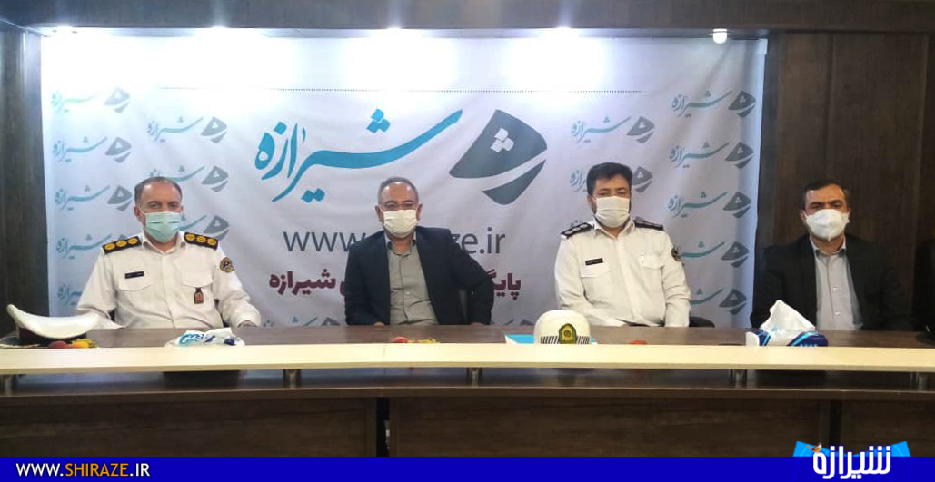 عباسی: در هیچ کجای قانون، متولی کار فرهنگ ترافیک مشخص نشده است/اکبری:در سال،حدود ۲۷۰ فوتی بر اثر تصادف در شهر شیراز به ثبت میرسد/دهقانی:استان فارس در فرهنگ صحیح رانندگی دچار مشکل است/بلاغی:پرهیز از سادهانگاری تصادفات، یکی دیگر از راهکارهای کاهش تصادفات است عباسی: در هیچ کجای قانون، متولی کار فرهنگ ترافیک مشخص نشده است/اکبری:در سال،حدود ۲۷۰ فوتی بر اثر تصادف در شهر شیراز به ثبت میرسد/دهقانی:استان فارس در فرهنگ صحیح رانندگی دچار مشکل است/بلاغی:پرهیز از سادهانگاری تصادفات، یکی دیگر از راهکارهای کاهش تصادفات است