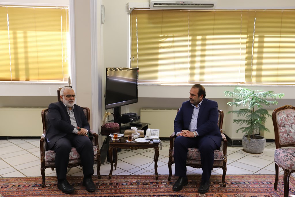 انعقاد تفاهم نامه همکاری استانداری فارس برای تامین مسکن و جهیزیه نیازمندان