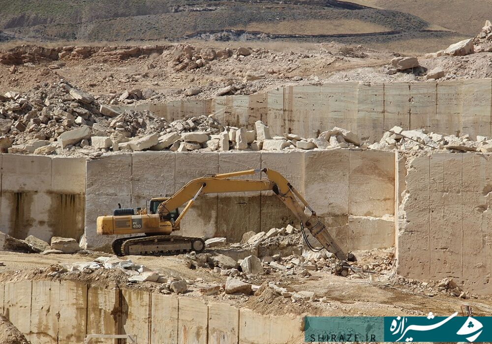 فقر در گنج عظیم نهفته خاک فارس دست و پا می زند/درآمد روزانه معادن فارس،تنها 100 میلیون تومان! /معدن خواری از اتفاقات نامبارک جدید فقر در گنج عظیم نهفته خاک فارس دست و پا می زند/درآمد روزانه معادن فارس،تنها 100 میلیون تومان! /معدن خواری از اتفاقات نامبارک جدید