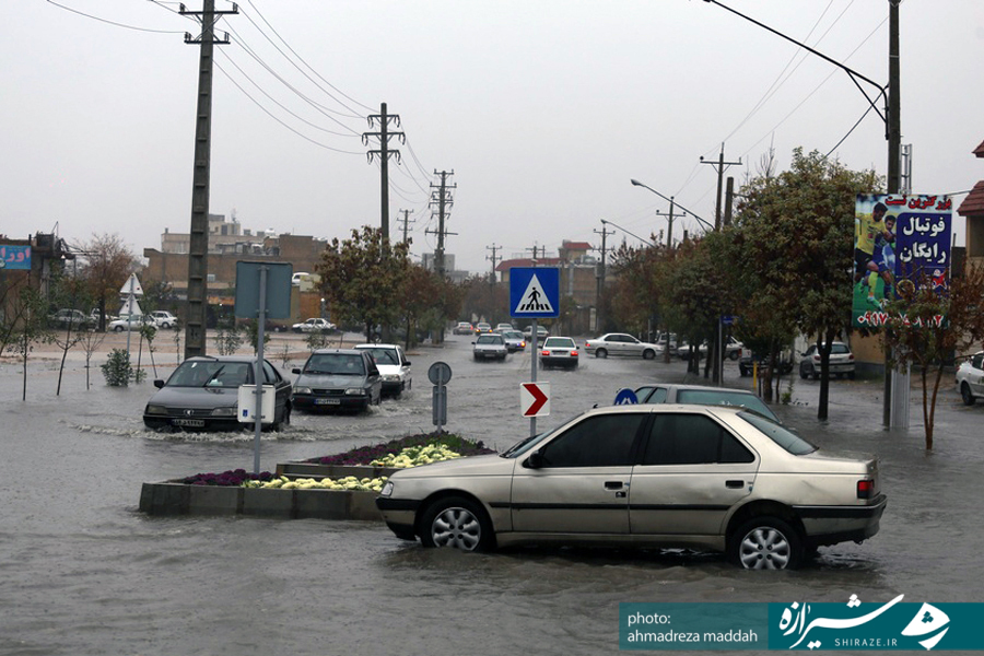 باران مدیریت شهری شیراز را با خود برد!