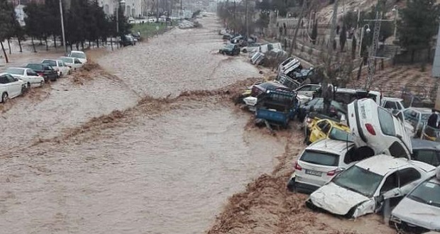 باران مدیریت شهری شیراز را با خود برد!