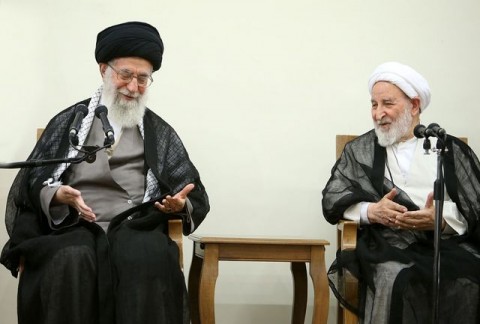 ایمان راسخ به مبانی انقلاب و غیرت دینی و انقلابی نشانه‌های بارزی از شخصیت آیت‌الله یزدی بود