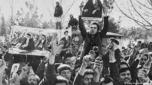 چرا مردم انقلاب کردند؟/ بررسی علل و چرایی انقلاب مردمی ایران چرا مردم انقلاب کردند؟/ بررسی علل و چرایی انقلاب مردمی ایران