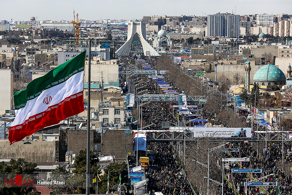 از فتح شهربانی ها و تسلیم نیروهای نظامی در بهمن۵۷ تا راهپیمایی به سبک خودرویی در شیراز