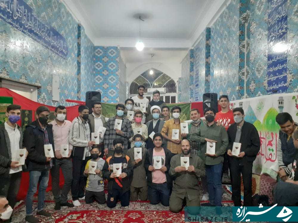یک مشت قبیله؛ یک مشت کتاب‌خوان