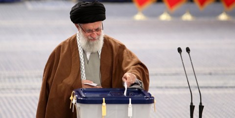 رهبر انقلاب آراء خود را به صندوق انداختند