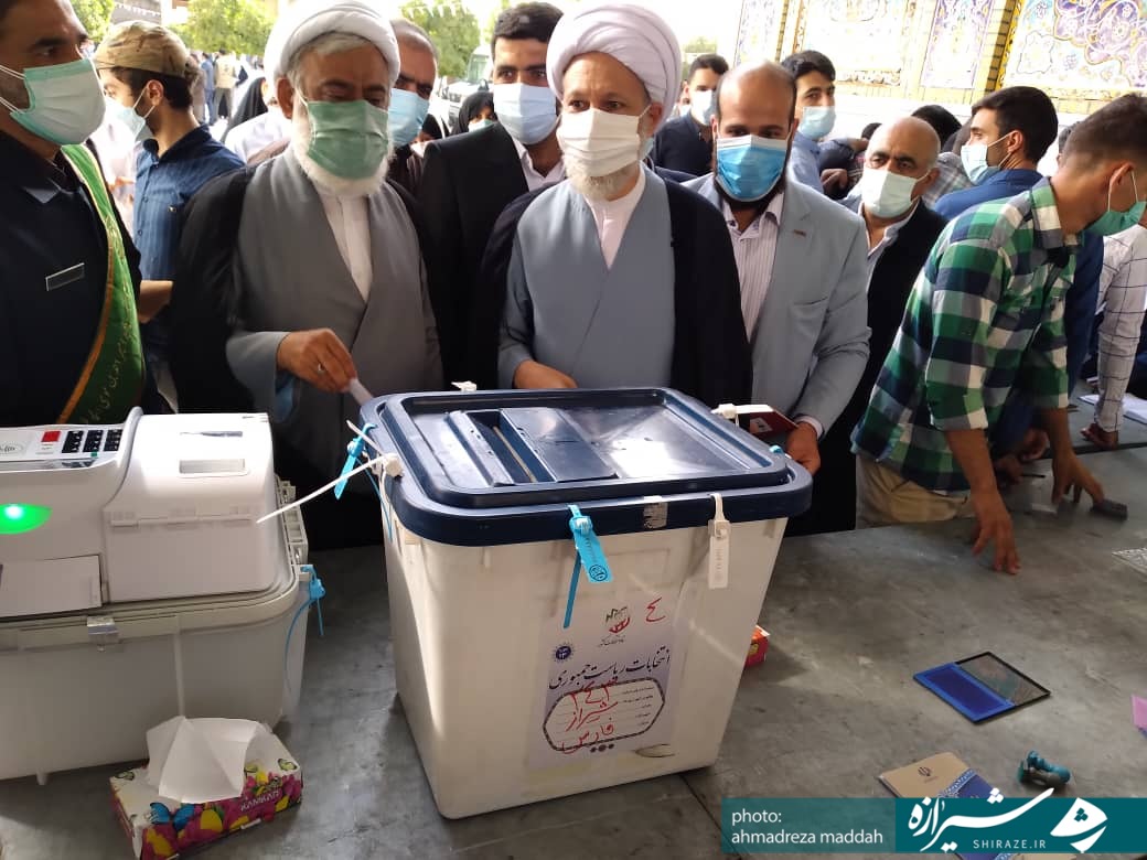 شرکت امام جمعه شیراز در انتخابات شرکت امام جمعه شیراز در انتخابات