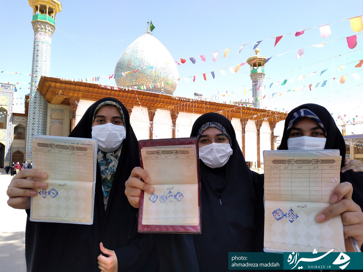 امروز آمده‌ایم تا به جهانیان بگوییم ایرانی در مقابل مشکلات قد خم می‌کند اما در برابر دشمن سر خم نمی‌کند