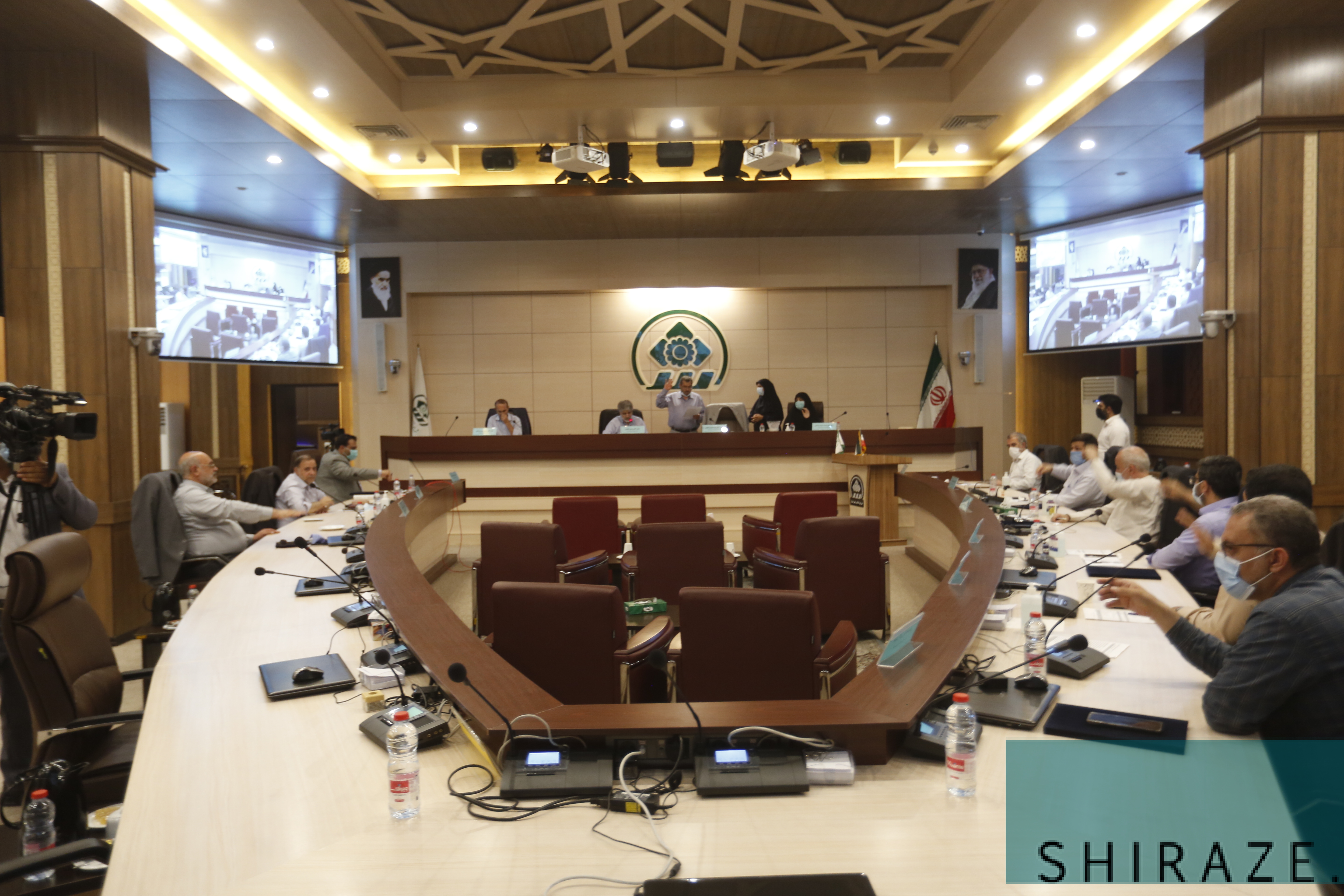 دو کمیسیون «شیراز، سومین حرم اهل بیت(ع)» و «رفع محرومیت» در شورای شهر شیراز تشکیل شد دو کمیسیون «شیراز، سومین حرم اهل بیت(ع)» و «رفع محرومیت» در شورای شهر شیراز تشکیل شد