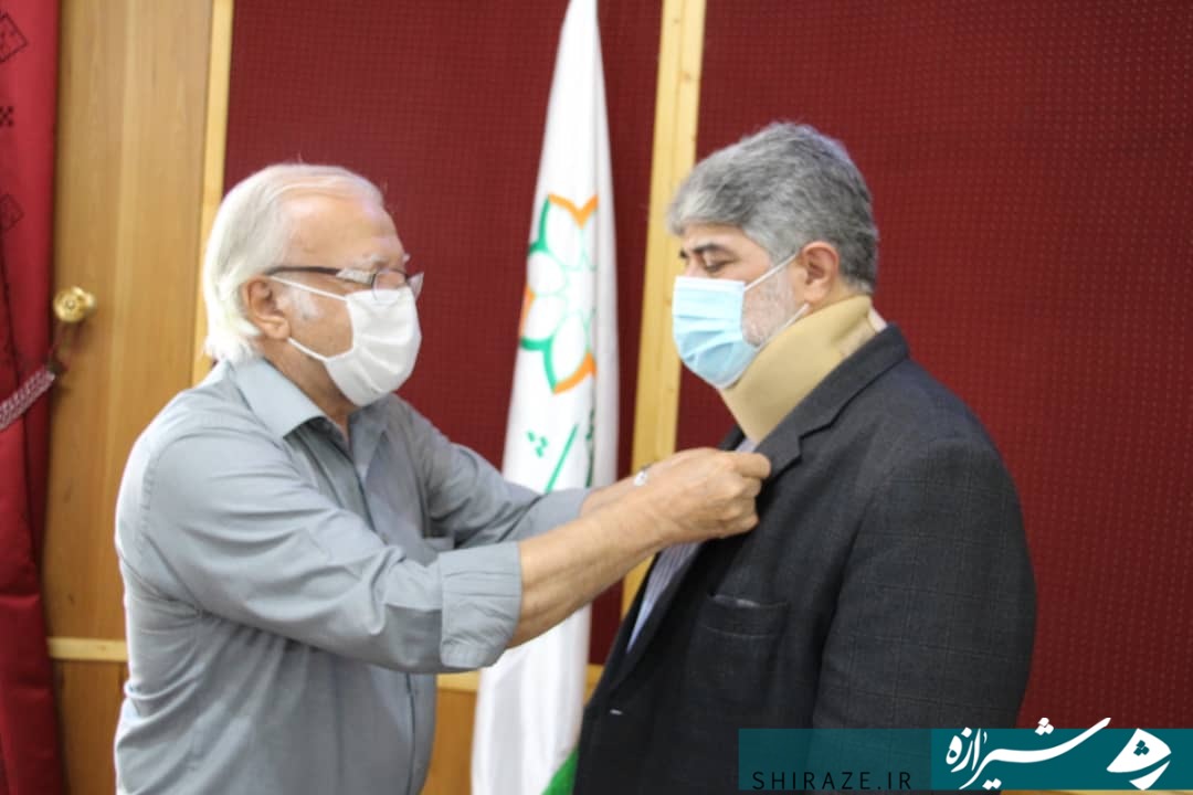 مجمع خیرین شهرساز و فرهنگ ساز شیراز موثر در ارتقا عمومی است/ پویش هر روز یک زباله از زمین بر میداریم در شیراز راه اندازی شد مجمع خیرین شهرساز و فرهنگ ساز شیراز موثر در ارتقا عمومی است/ پویش هر روز یک زباله از زمین بر میداریم در شیراز راه اندازی شد