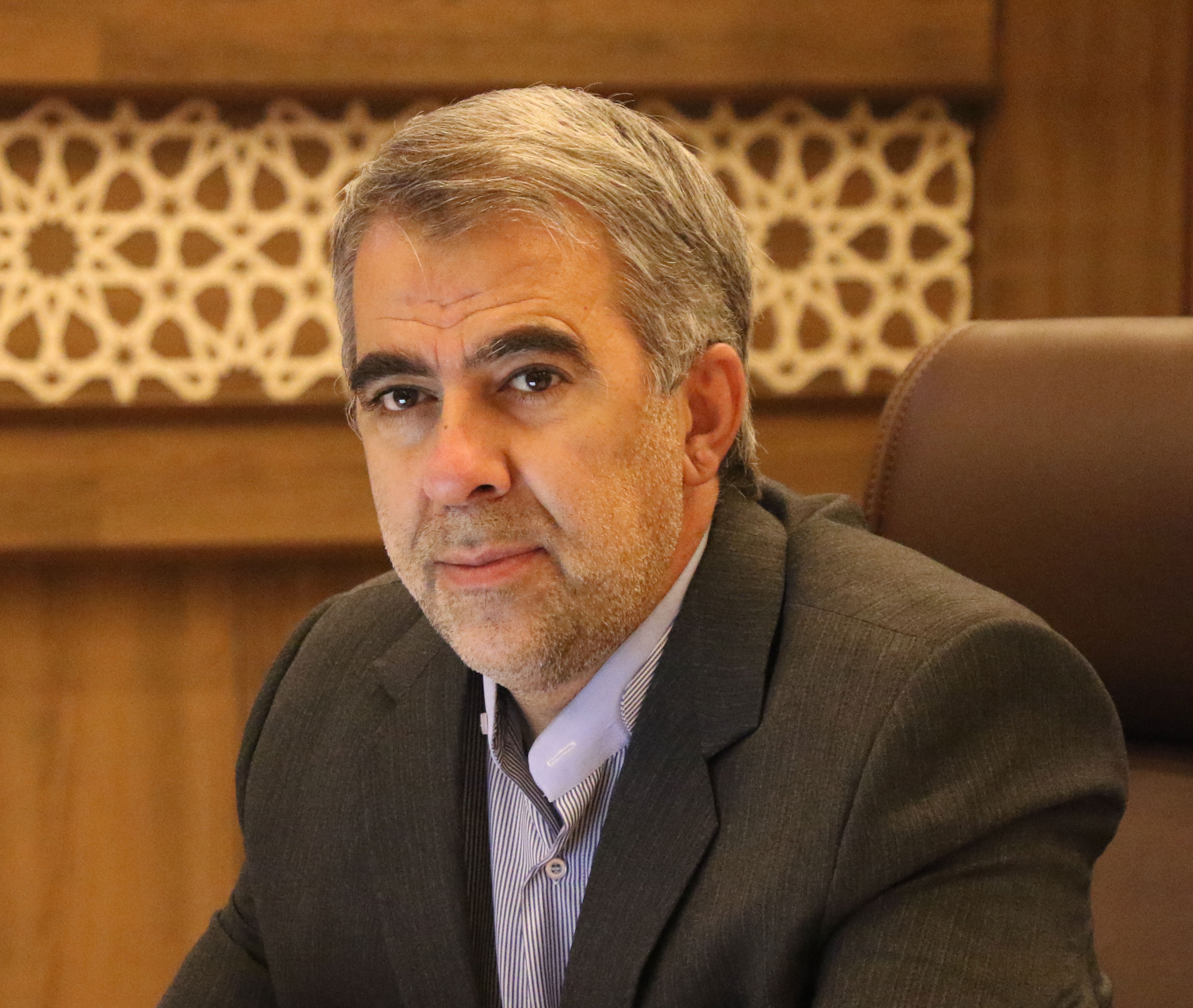 لزوم رسیدگی به مسافر کشی رانندگان شخصی/ طرح هوشمند سازی ناوگان حمل و نقل عمومی مورد غفلت مسئولین است لزوم رسیدگی به مسافر کشی رانندگان شخصی/ طرح هوشمند سازی ناوگان حمل و نقل عمومی مورد غفلت مسئولین است