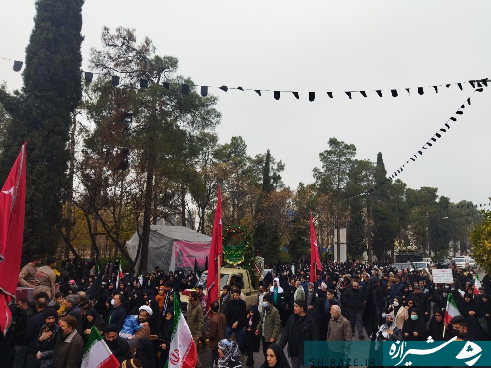 میزبانی اهالی سومین حرم اهل بیت از آلاله های گمنام میزبانی اهالی سومین حرم اهل بیت از آلاله های گمنام