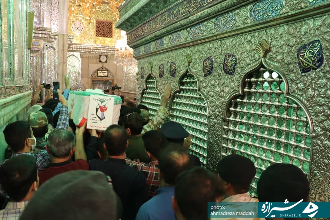 پیکر مطهر سروان شهید رضا کریمی در شیراز به خاک سپرده شد پیکر مطهر سروان شهید رضا کریمی در شیراز به خاک سپرده شد