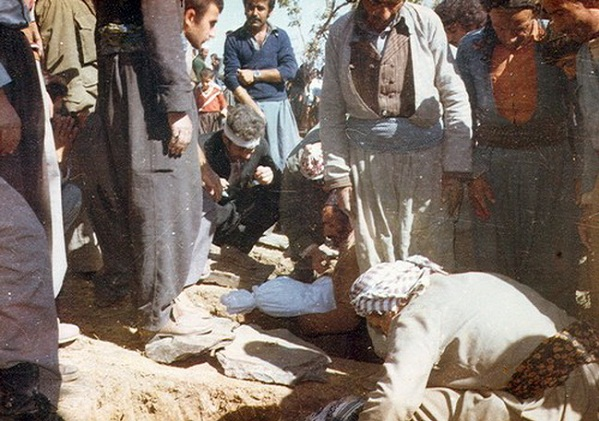 آرزوهایی که ۳۵ سال پیش در بمباران شیمیایی سردشت مدفون شد+تصاویر