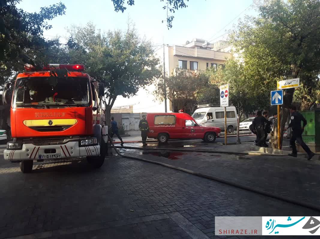 آتش سوزی در تعمیرگاه لوازم خانگی در حال مهار شدن است/ علت حادثه در دست بررسی می باشد+عکس و فیلم آتش سوزی در تعمیرگاه لوازم خانگی در حال مهار شدن است/ علت حادثه در دست بررسی می باشد+عکس و فیلم