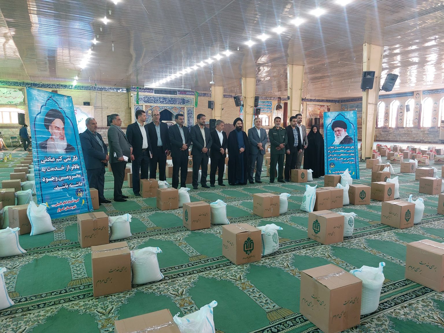 توزیع ۱۰۰۰ بسته معیشتی در بین نیازمندان شهرستان کوار