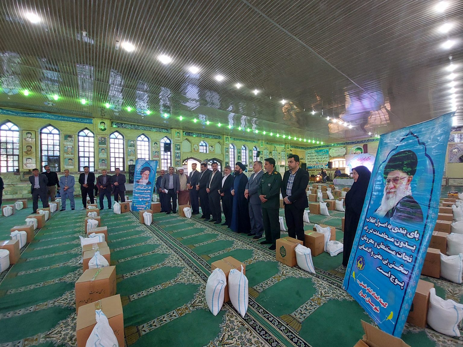 توزیع ۱۰۰۰ بسته معیشتی در بین نیازمندان شهرستان کوار