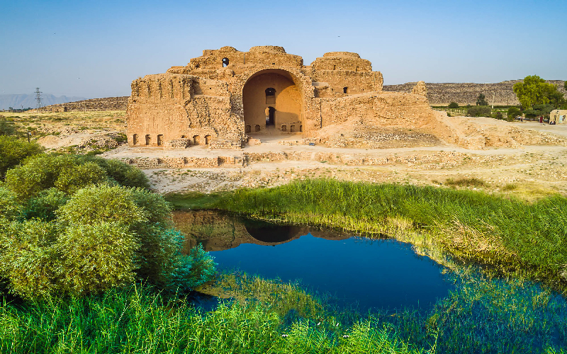 هنر معماری ساسانیان در کاخ اردشیر بابکان را ببینید هنر معماری ساسانیان در کاخ اردشیر بابکان را ببینید