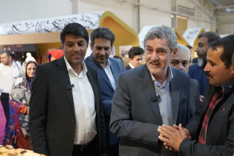 غرفه فارس در مقایسه با نمایشگاه‌هایی که تاکنون برگزارشده بسیار متفاوت است 