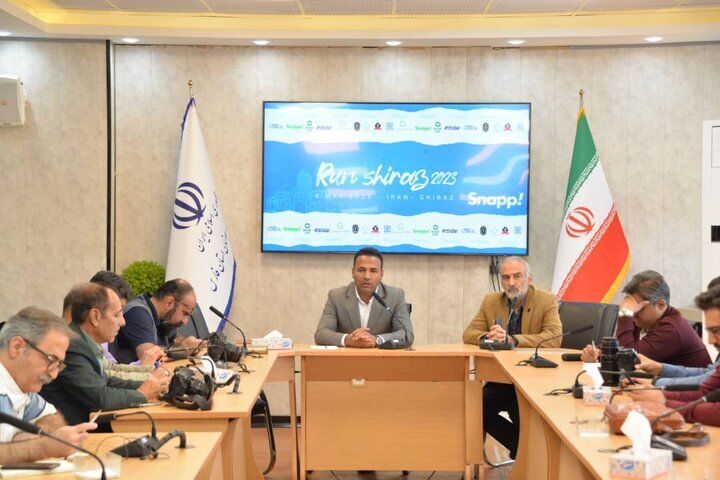 رقابت ۸۰۰ ورزشکار در دو نیمه ماراتن شیراز