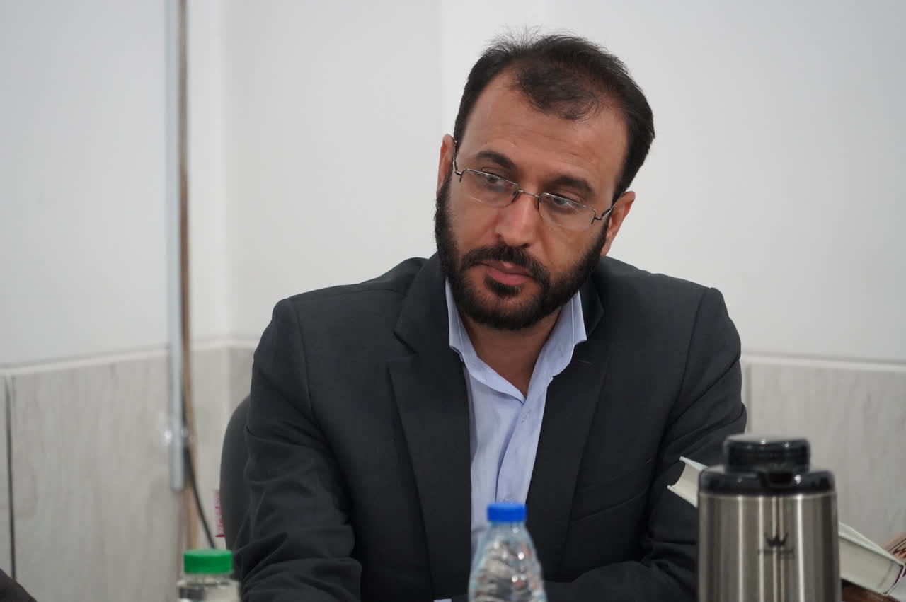 روابط عمومی علمی است که درون وبرون سازمان را به هم پیوند میدهد روابط عمومی علمی است که درون وبرون سازمان را به هم پیوند میدهد