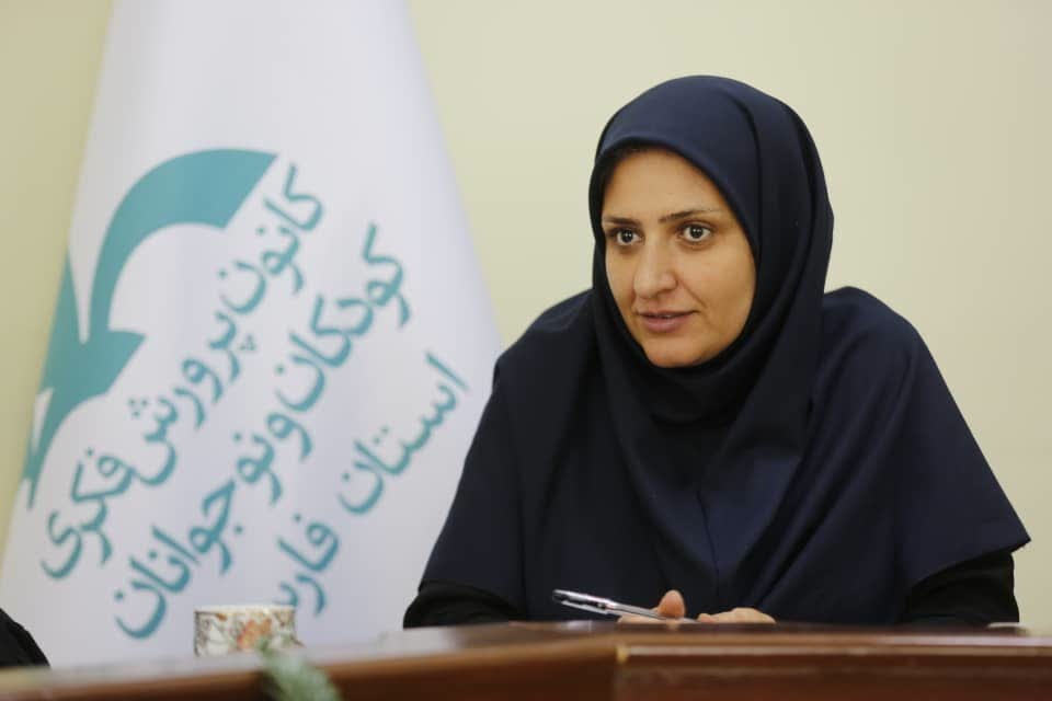 روابط عمومی علمی است که درون وبرون سازمان را به هم پیوند میدهد روابط عمومی علمی است که درون وبرون سازمان را به هم پیوند میدهد