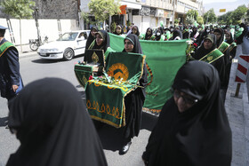 شادپیمایی دختران شیرازی در سالروز ولادت حضرت معصومه(س) شادپیمایی دختران شیرازی در سالروز ولادت حضرت معصومه(س)