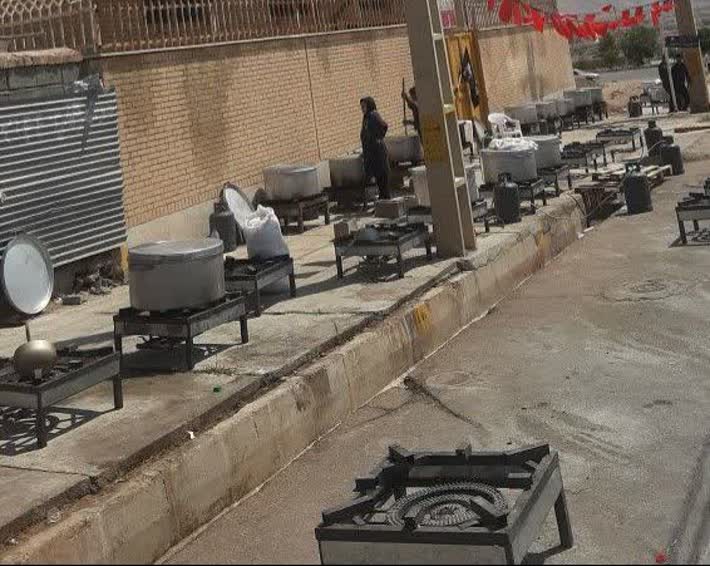 توزیع ۱۲ هزار پرس غذای نذری در شمال غرب شیراز توزیع ۱۲ هزار پرس غذای نذری در شمال غرب شیراز