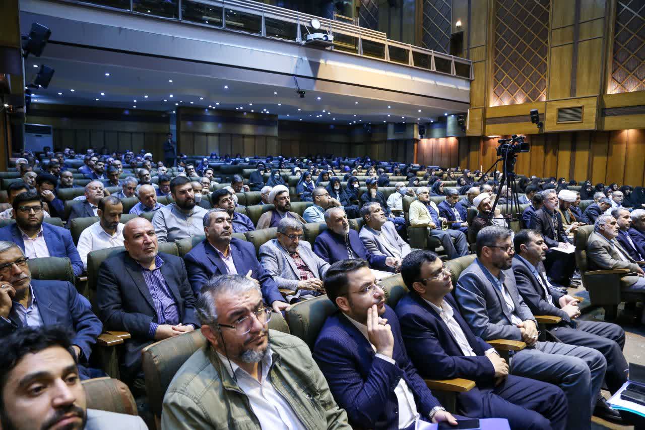 افتخار می‌کنیم مدافعان حرم در دفاع از انقلاب اسلامی هستیم