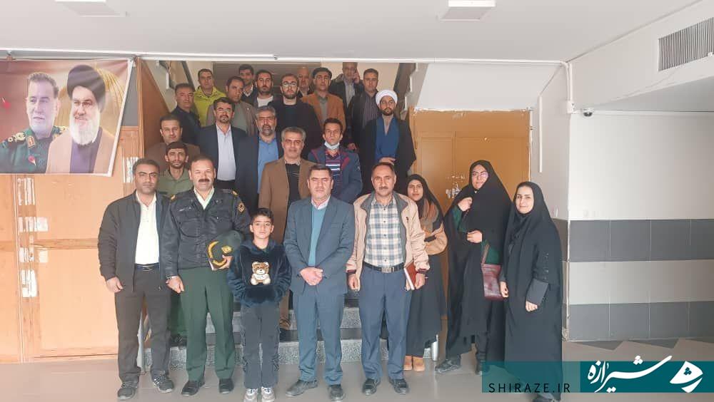 صداقت و بیان واقعیت رسالت اصلی کارشناسان روابط عمومی و اصحاب رسانه نشست فرماندار جدید«سپیدان»با اهالی رسانه به مناسبت دهه فجر