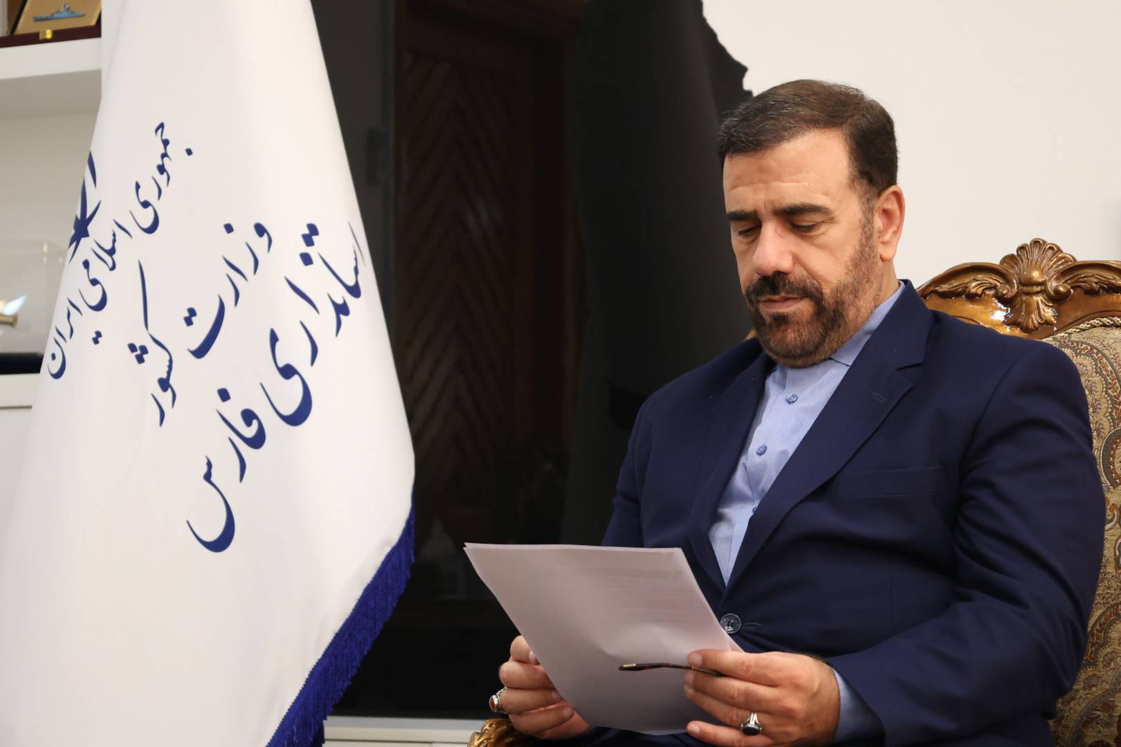 این خونها بنیان لانه عنکبوت را ریشهکن میکند. این خونها بنیان لانه عنکبوت را ریشهکن میکند.