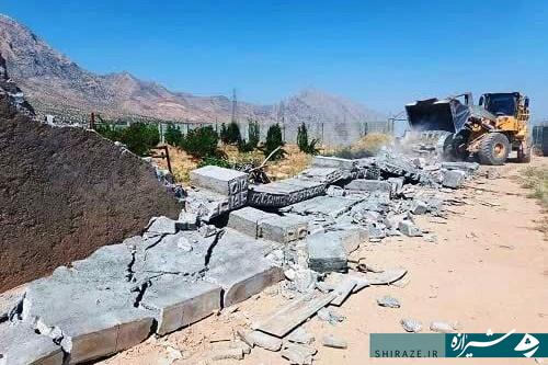 ساخت و ساز غیرمجاز در استهبان تخریب شد
