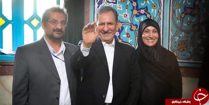 جهانگیری به همراه همسرش