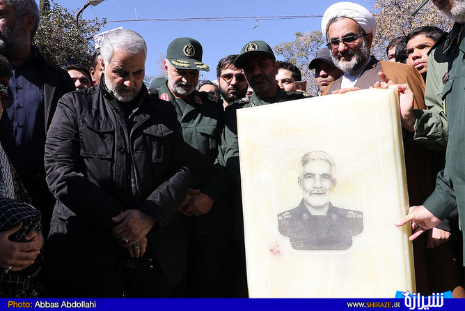 رونمایی از مقبره یادمان سردار اسکندری توسط سردار سلیمانی در گلزار شهدا